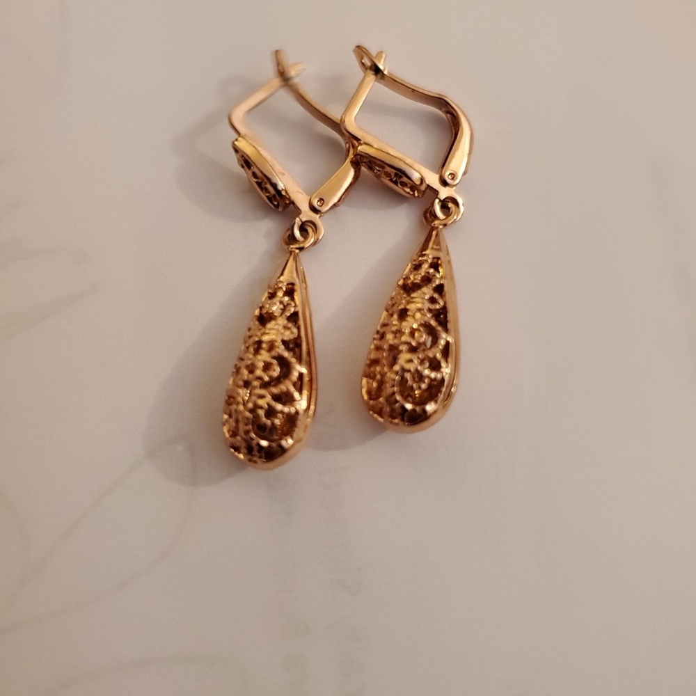 Fashion Gold rose teardrop earrings=NWOT
